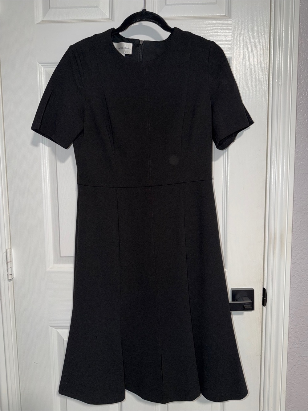 Donna Morgan Black Short-Sleeve Midi Dress